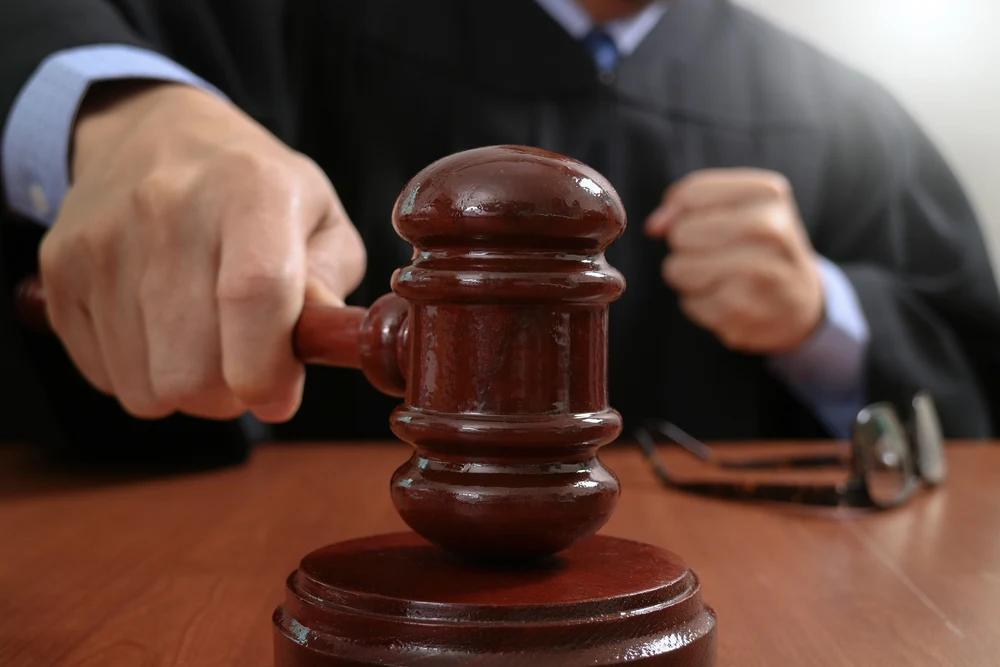 Court Orders Alex Saunders to Pay $370K Over Scam Deals