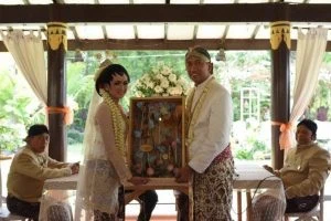 Indonesian Groom That Used 1 BTC as Marriage Dowry in 2017 Revels in Experience