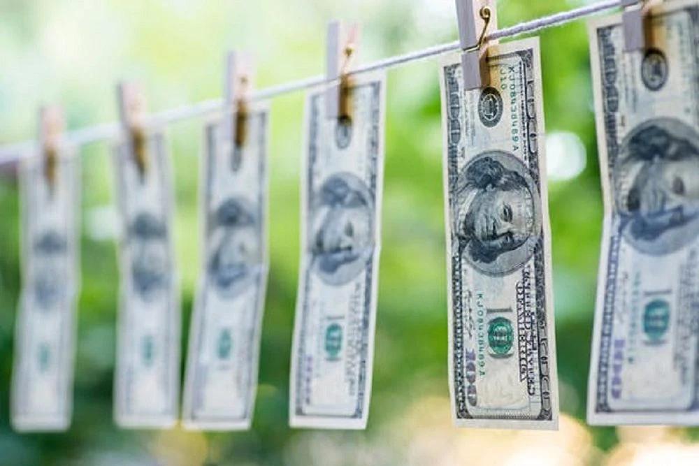 Criminals Launder Record $7 Billion in Crypto Through Cross-Chain Services