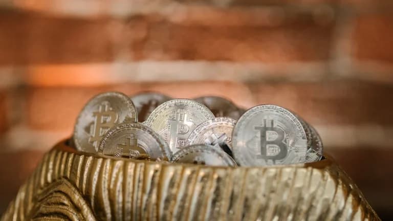 CFTC Issues Warning Against Using CryptoATMs, Gift Cards