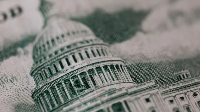 Legislative Momentum Builds — Stand With Crypto Highlights Clarity Act Endorsements
