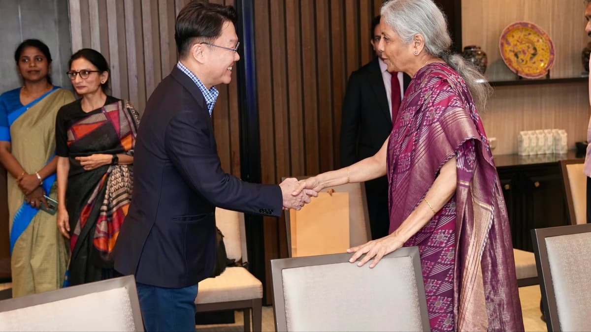 Sitharaman se reúne com o MAS de Cingapura sobre ativos