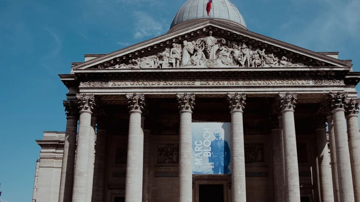 Parlamento europeo pubblica linee guida per la conformità all’IA
