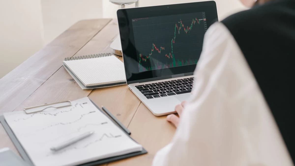 Bitcoin Faces Need for Fresh Catalysts as Market Tests $65K