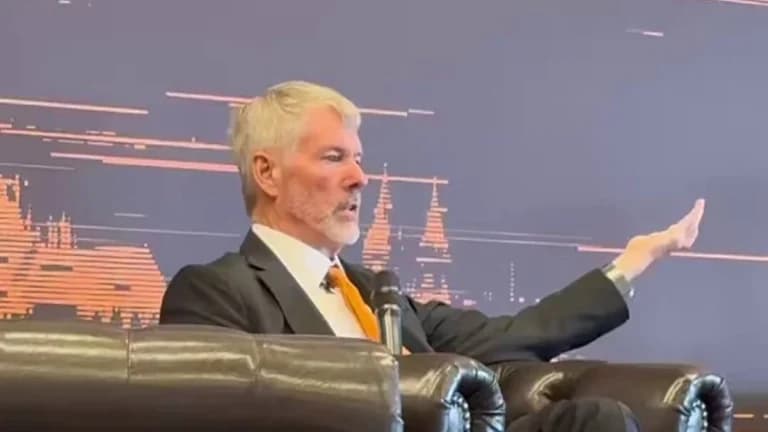 Saylor Memperjelas Strategi Bitcoin — Perusahaan Menjual 32 BTC di Tengah Kebingungan