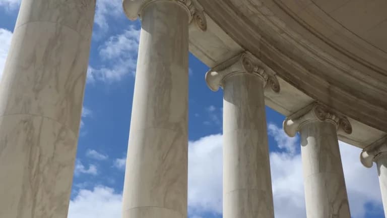 Senators Thune and Lummis Confirm Vote on CLARITY Act Before Recess