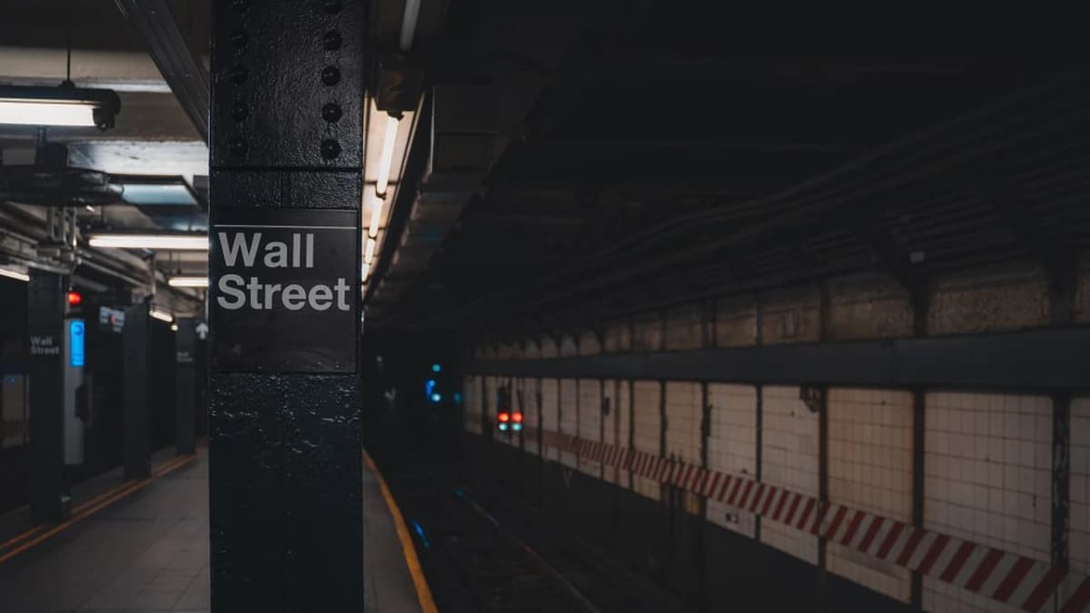 South Korean Exchanges See Volume Drop — Implications for Upbit Users