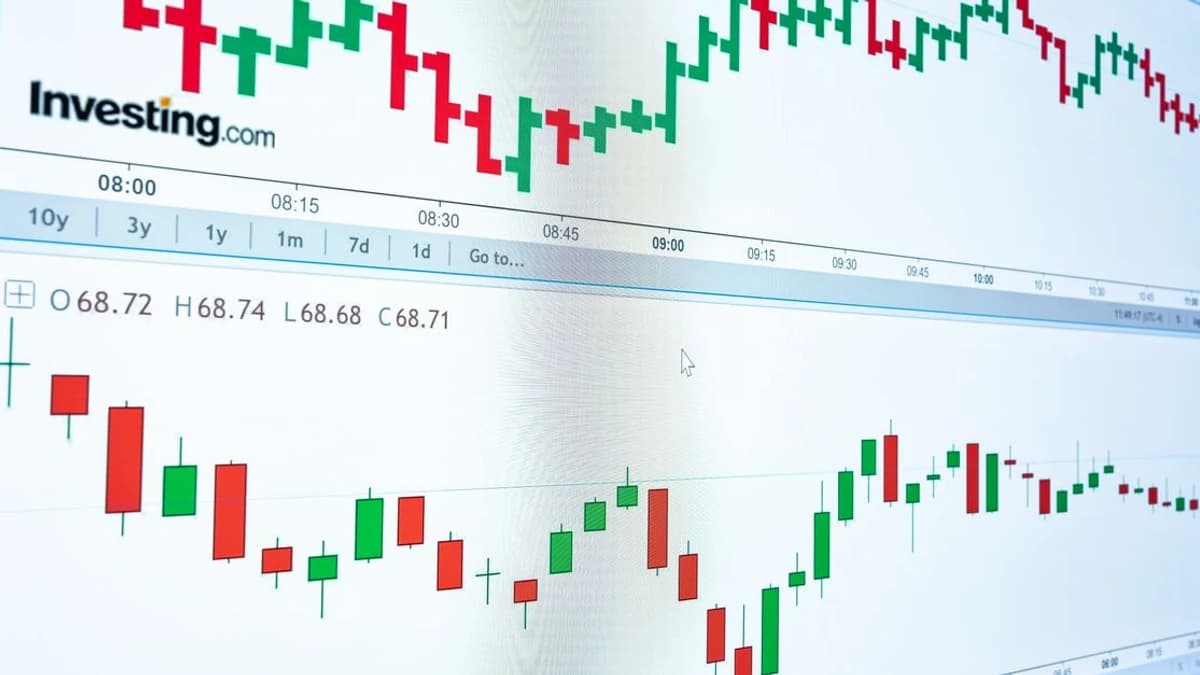 US Debt Concerns Rise as Strike Highlights Gold Market Cap