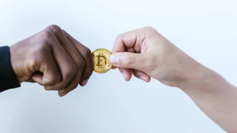 OKEX transfiere 841 BTC a una dirección desconocida