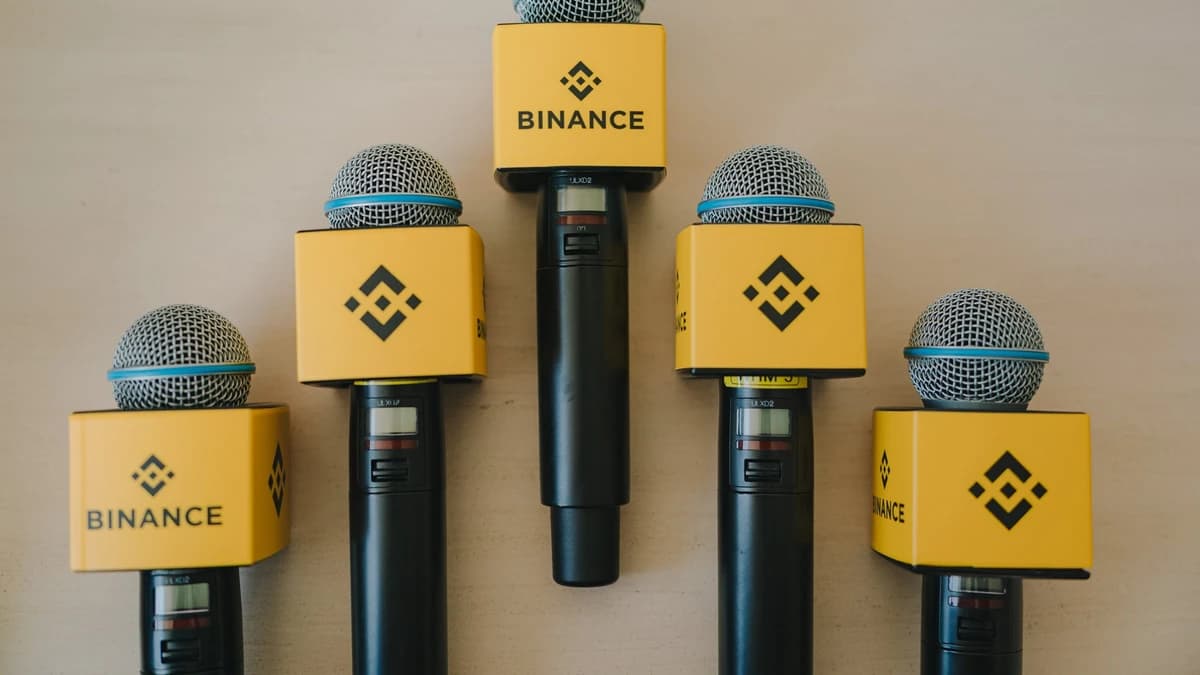 Binance Engages Users with Open Mic Night on Social Media