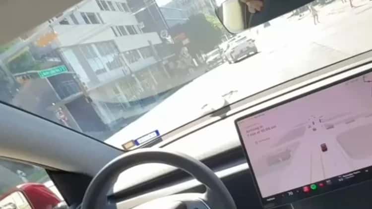 ¿Por qué la actriz Cathie Wood de ARK Invest destaca el impacto del Robotaxi en los padres?