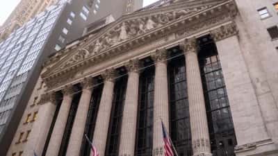 Volatility Tests Capital Structures — MSTR Faces Significant Selloff