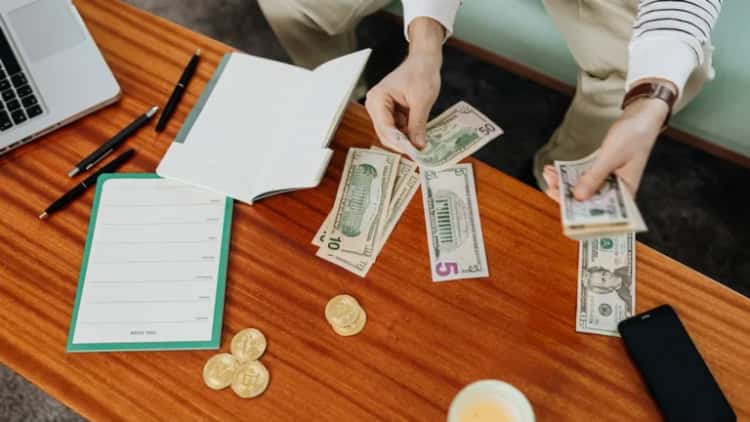 يخطط الرئيس التنفيذي لشركة تيثر للوصول إلى المرتبة الخامسة