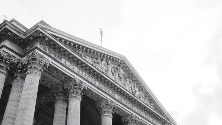 Hester Peirce Provides Clarity on Broker-Dealer Custody Regulations