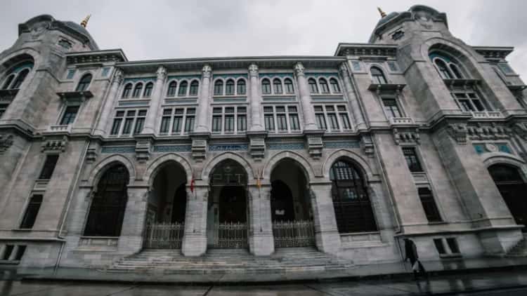SEC’in Açıklık Yasası, Demokratların Anahtar Oyu ile İflas