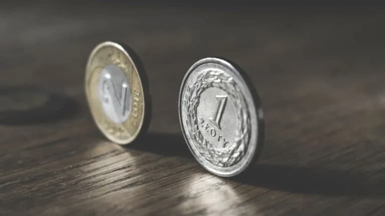Tether CEO Expands Dollar Network While Buying Bitcoin
