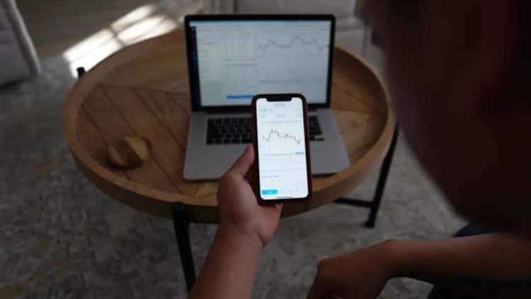 Altcoin Sherpa Retweets Key Insights on AI and Robotics Exposure
