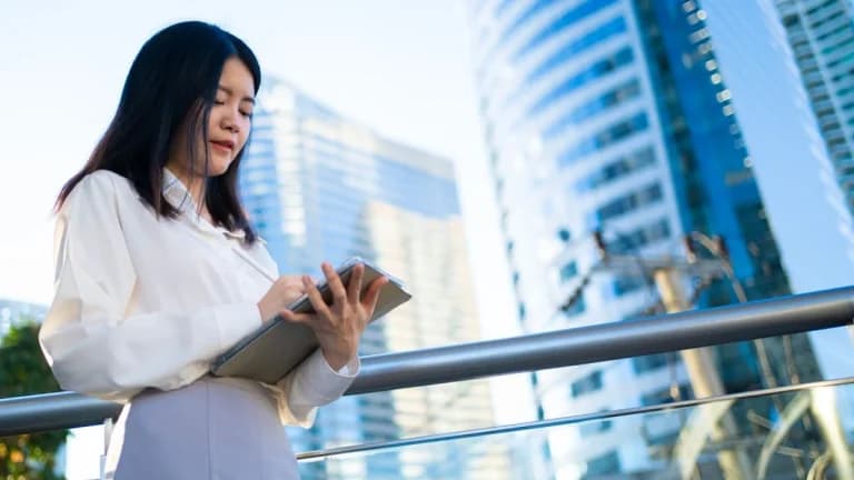 Major Firms Including BlackRock Back the Clarity Act