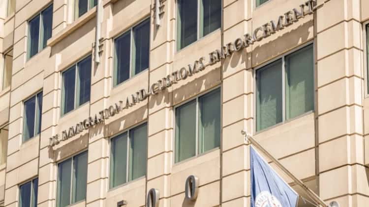 Novogratz Questions Bank Influence on Legislation Amid Ongoing Debate