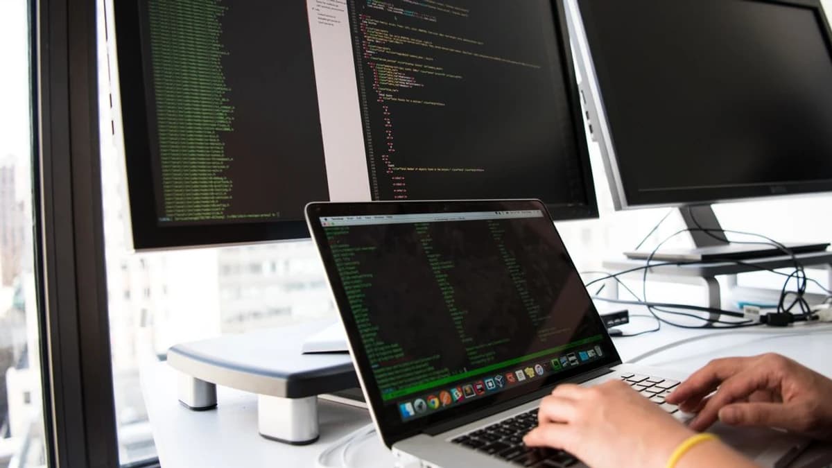 Whale Alert: Transferência de 853 BTC da Coinbase Institutional para carteira desconhecida