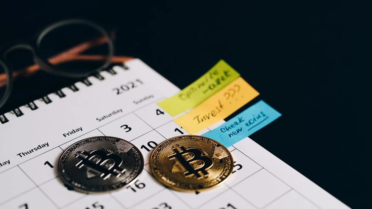Base Advocates for Open Financial Systems as AI Adoption Grows