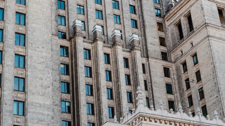 SEC Amplifies Hester Peirce’s Insights on Vaults and Onchain Lending