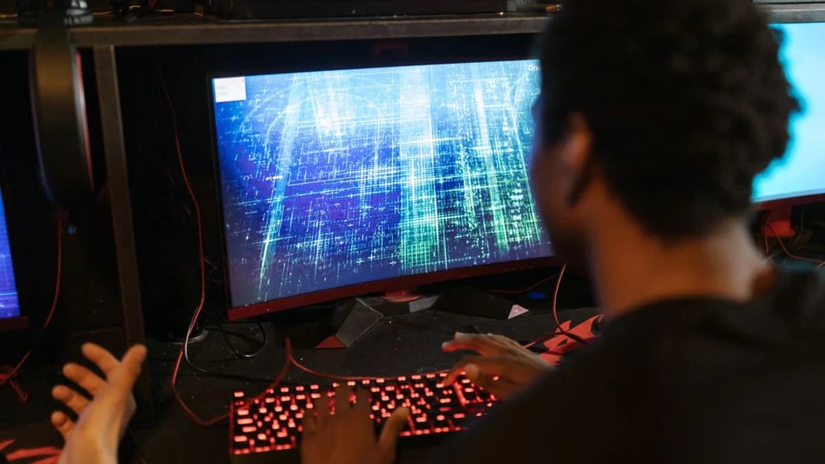 Investors Shift Focus to IBIT and Others After Coldcard Incident