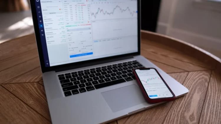 فتح تاجر موقف طويل بقيمة 4.7 مليون دولار على $PUMP بعد