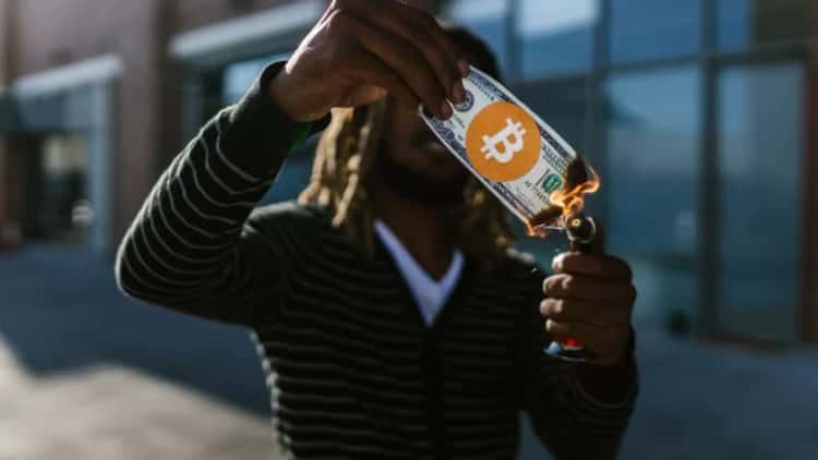 صندوق بيتكوين وإيثريوم الأمريكي يستقطب 2.6 مليار دولار من