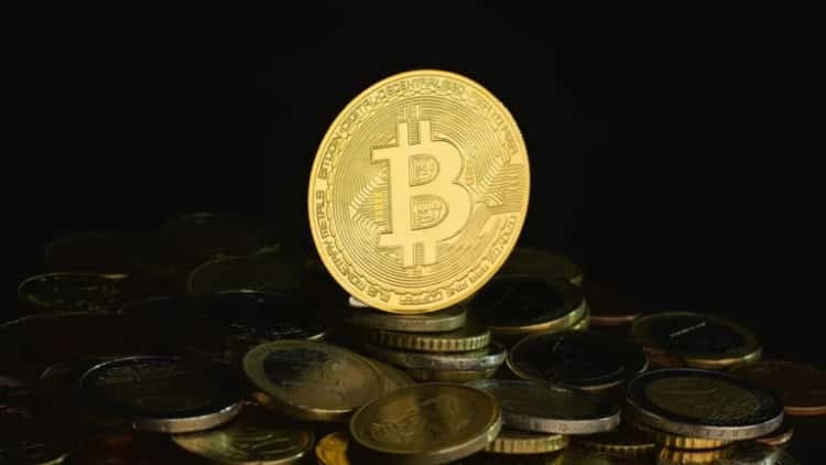 2,700 BTC: Whale Alert Confirms Major Bitcoin Transfer