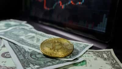 Brian Armstrong Acknowledges Leadership in Crypto Regulation