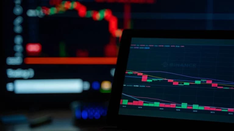 Bitcoin News: HYPE Surges to All-Time Highs as Market Shifts
