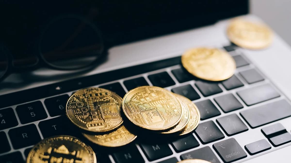 Brian Armstrong Reveals Upcoming Omarchy Plugin for Coinbase