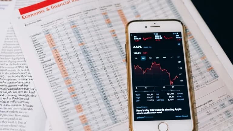 CoinMarketCap Acquires CoinGlass, Expanding Crypto Data