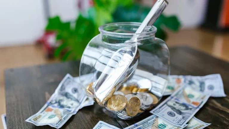 Crypto Volume Shift: Solana Reports 12.6x More Activity