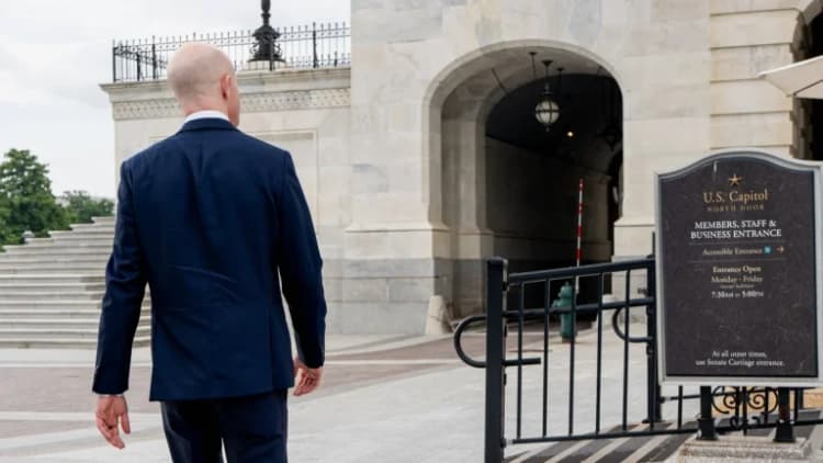 Crypto Clarity Act Advances, Supported by Brian Armstrong’s Praise