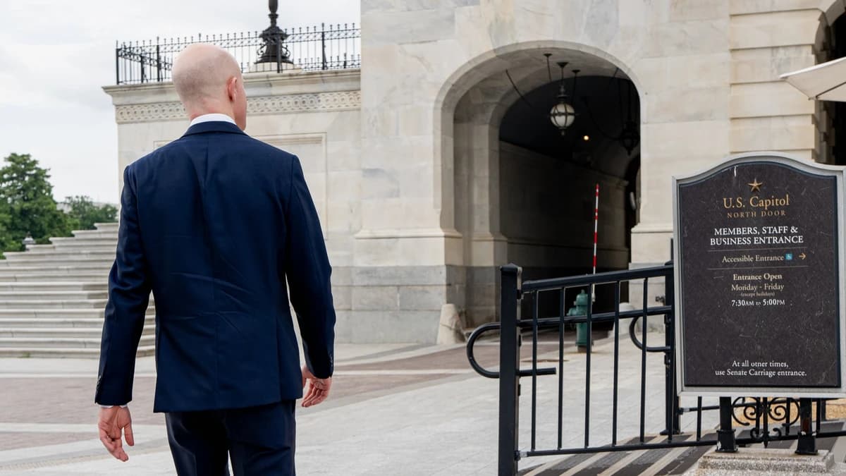 Crypto Clarity Act Advances, Supported by Brian Armstrong’s Praise