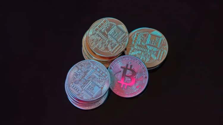 Ethereum enfrenta volatilidad de precios en fase crítica