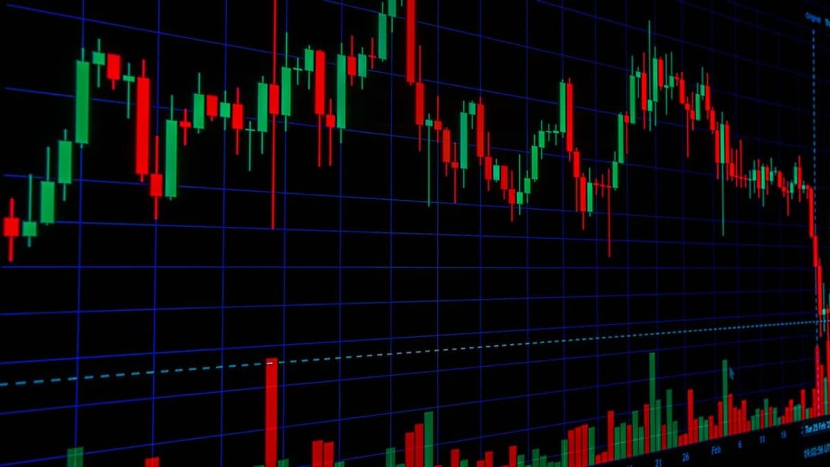 Bitcoin Approaches Yearly Open as Market Signals Strengthen