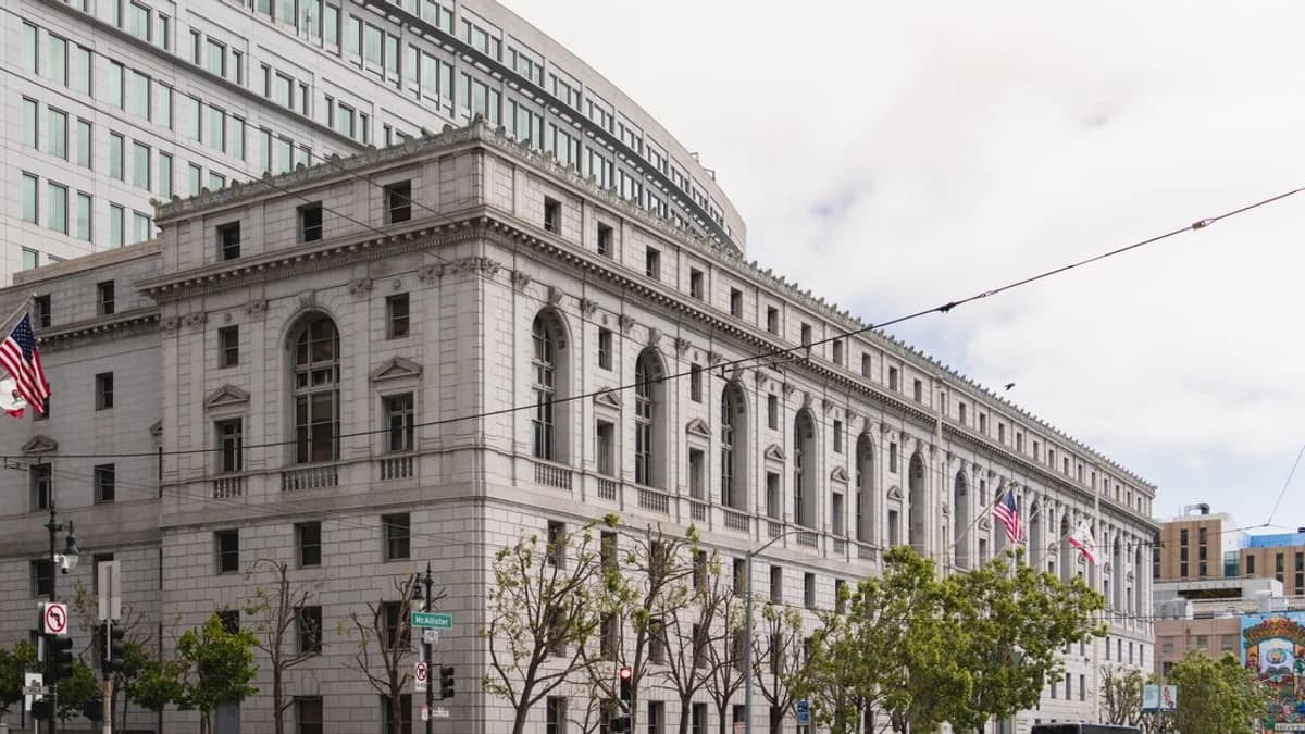 ETF Flows Steady Despite S&P 500 Weakness, Says Balchunas