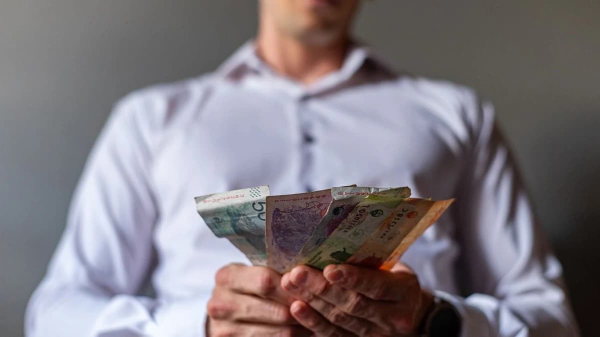 Bank for International Settlements Warns of Stablecoin Risks — Calls for Regulatory Measures