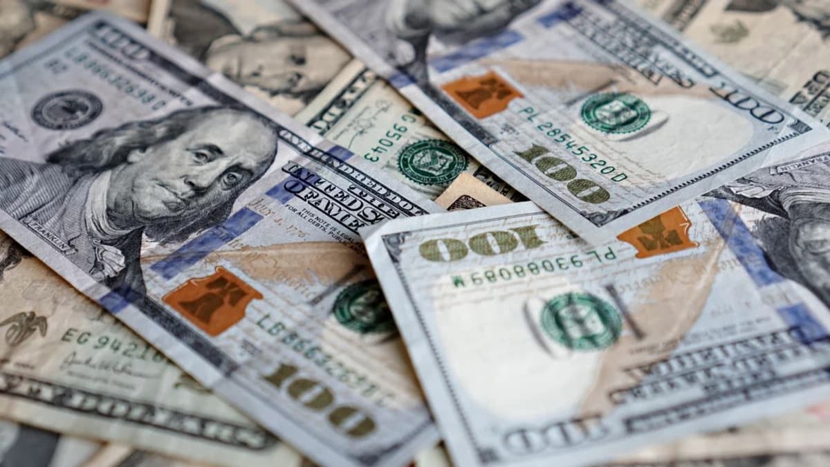 Analista aponta US$ 2,3 bilhões em retiradas de stablecoins da Binance