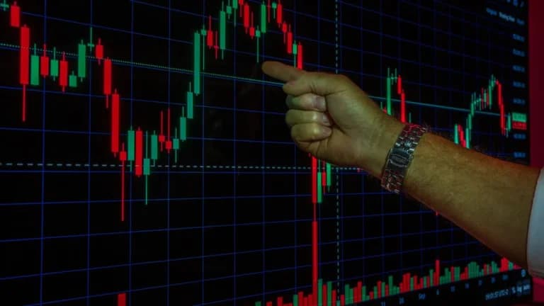 Bitcoin Faces Resistance at $65K Amid Market Volatility