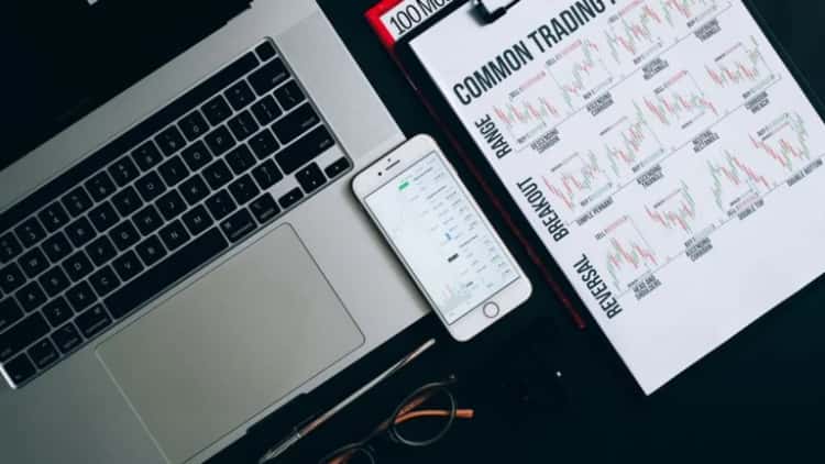 Curious Trading Styles: Pentosh1 Sparks Community Engagement