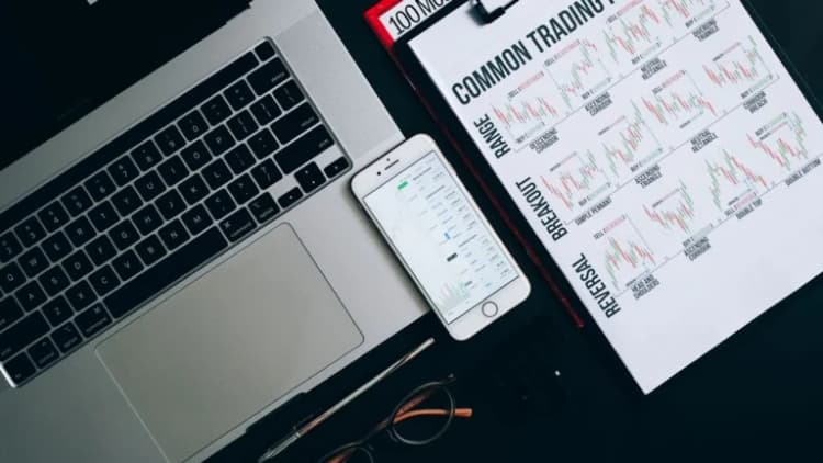 Curious Trading Styles: Pentosh1 Sparks Community Engagement