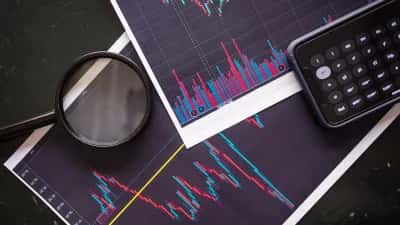 Les actions dominent les produits de base dans les contrats