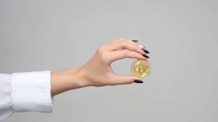 A 14-Year Dormant Bitcoin Wallet Just Moved $51.28M in BTC