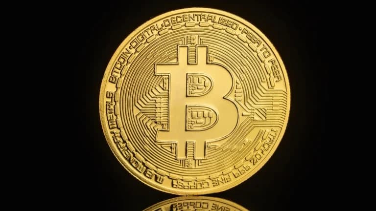 Whale Alert Confirms Major BTC Transfer to Coinbase