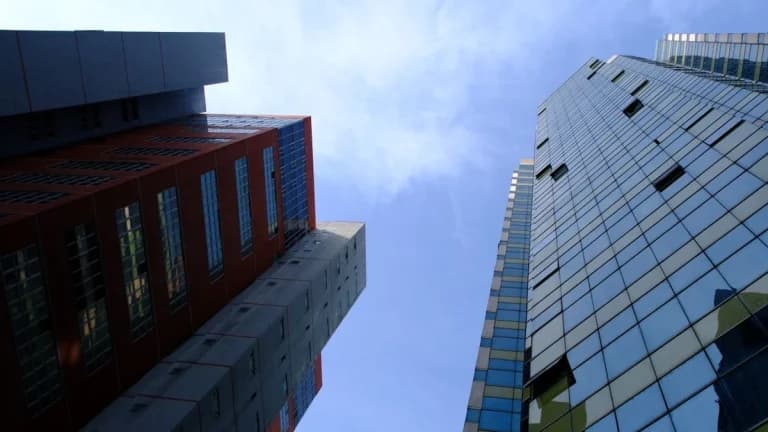 Why SolanaFloor Just Highlighted USDC’s Market Share Decline — What It Means for Traders