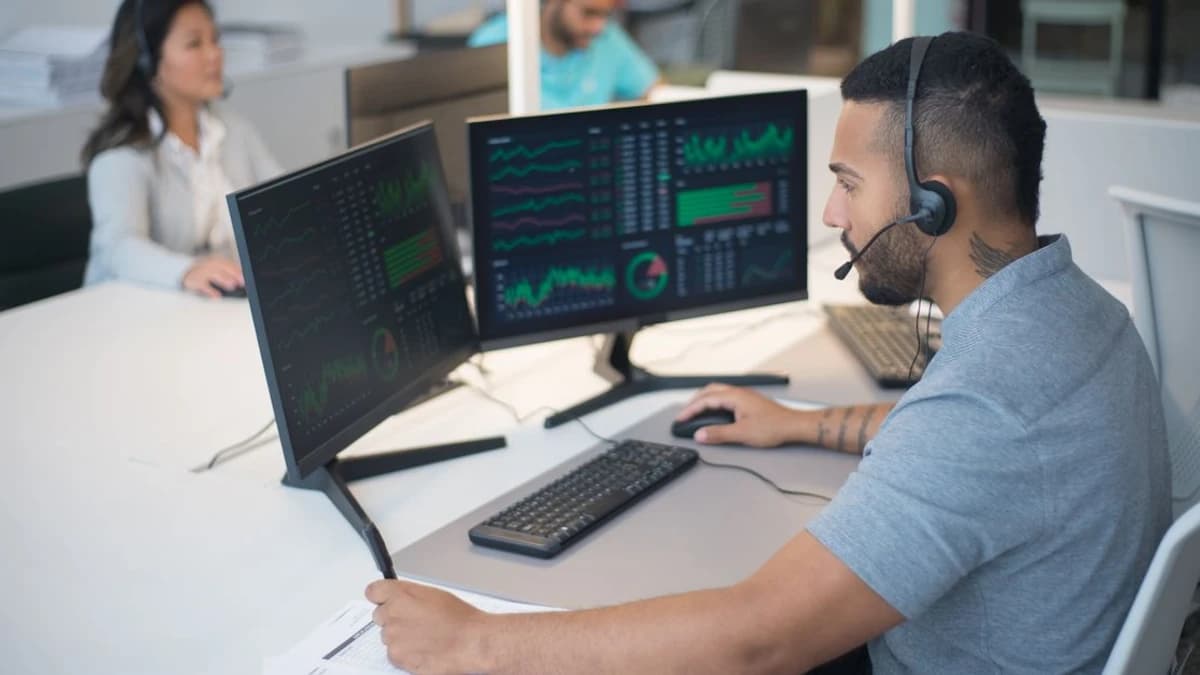 Whale Alert Tweets Major 2,000 BTC Transfer — Traders Eye Impact